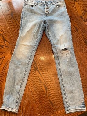 Old Navy Light Blue Skinny Jeans with Ripped Knee Rockstar